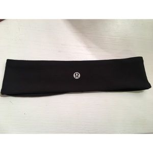 LuluLemon Flyaway Tamer Headband